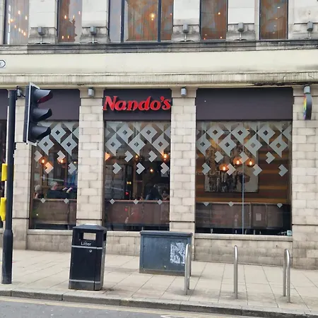 Elegant 1bed In Centre ليدز