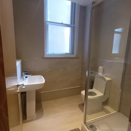 Elegant 1bed In Centre לידס